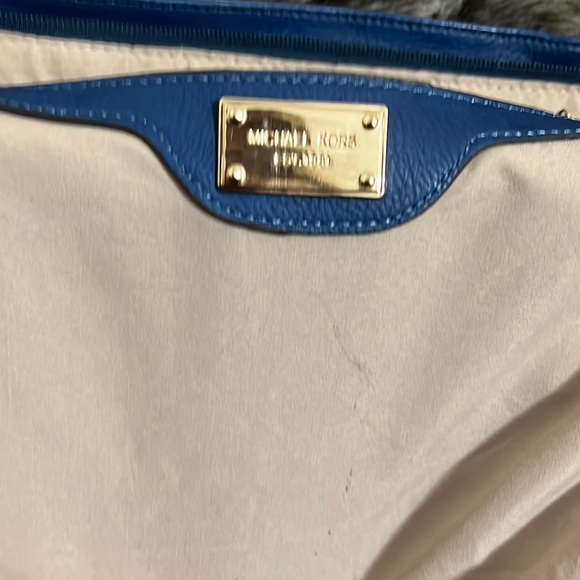 Faux Gorgeous Blue Handbag - Picture 3 of 7